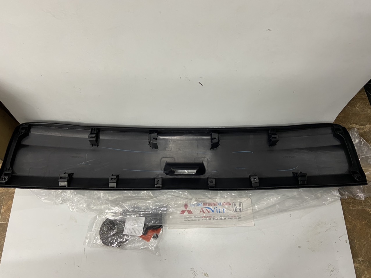 Ốp nhựa cốp sau xe Honda CRV 2015 